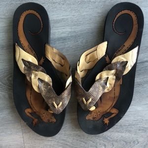 BOTTEGA VENETA
Lizard Braided Animal Print Flip Flops Sandals size 36